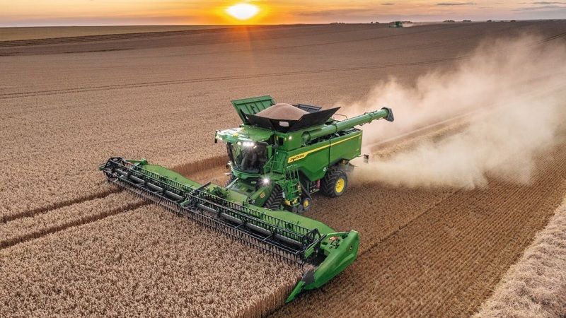 Кому точно варто купити комбайн John Deere