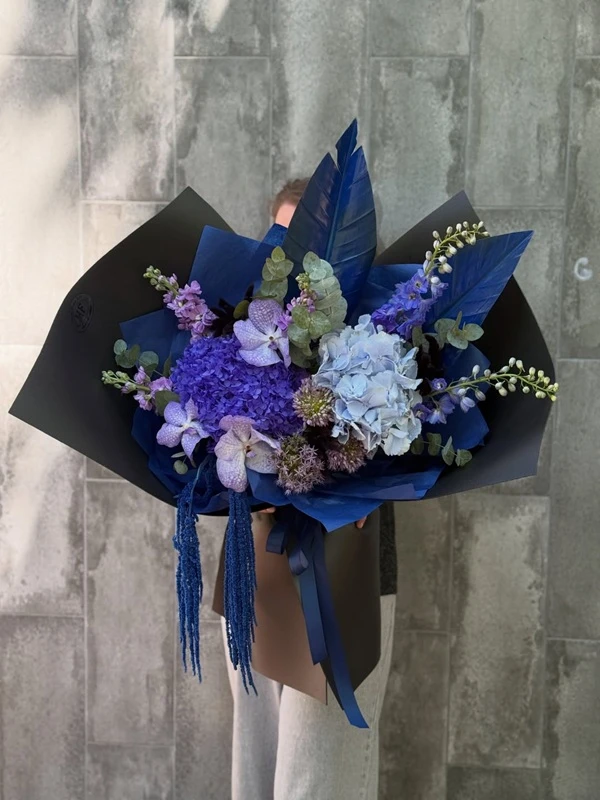 Букет на ювілей із жоржиною: виразний подарунок із характером від Marta Flowers